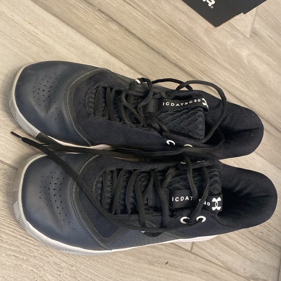 Curry basketball shoes - Picture 2 of 2